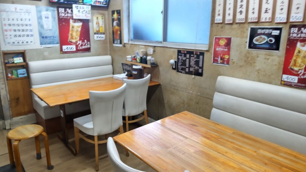 ラーメン勝龍軒 店内