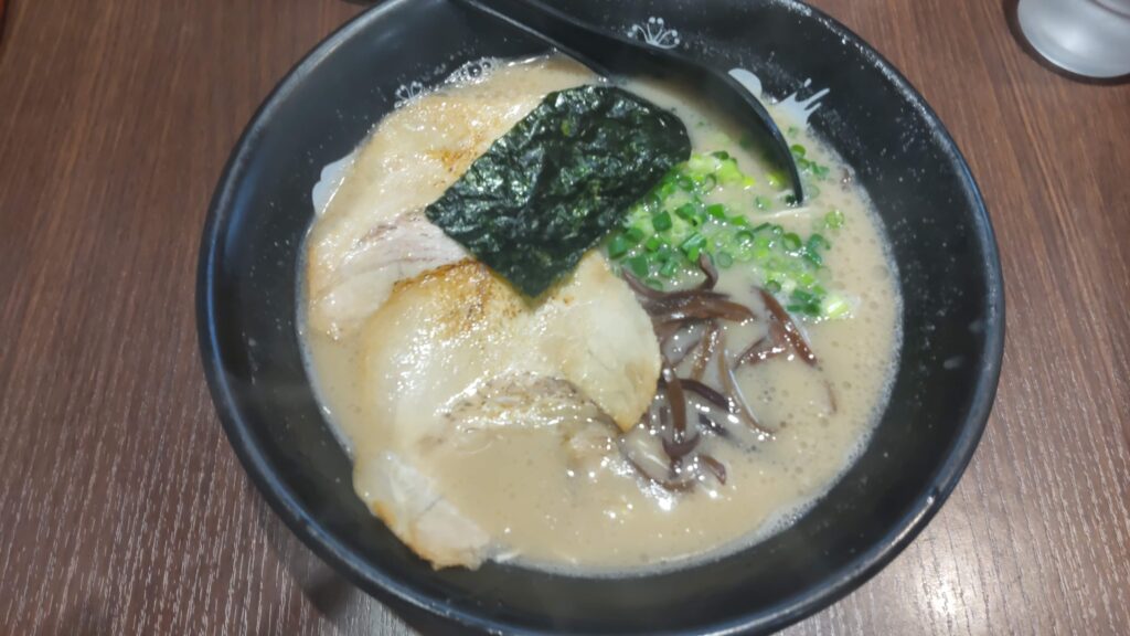 石田一龍 飯塚店 濃厚ラーメン780円