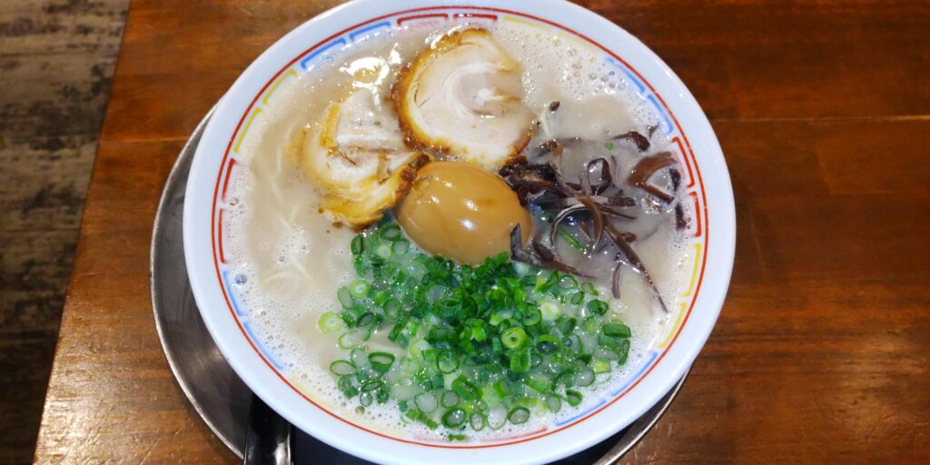 福岡県飯塚市横田 麺屋すみ岡 煮玉子ラーメン