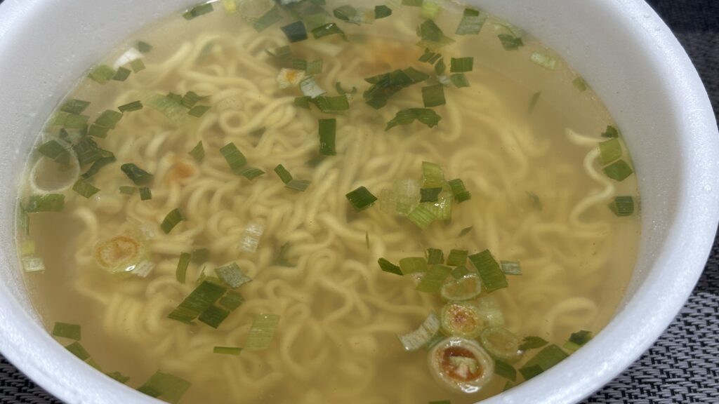 辛辛魚カップ麺 湯戻し