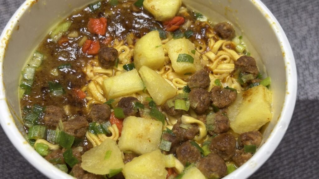 セブンプレミアム カレーヌードルBIG