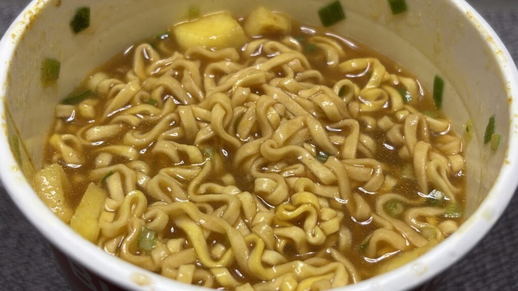 セブンプレミアム カレーヌードルBIG