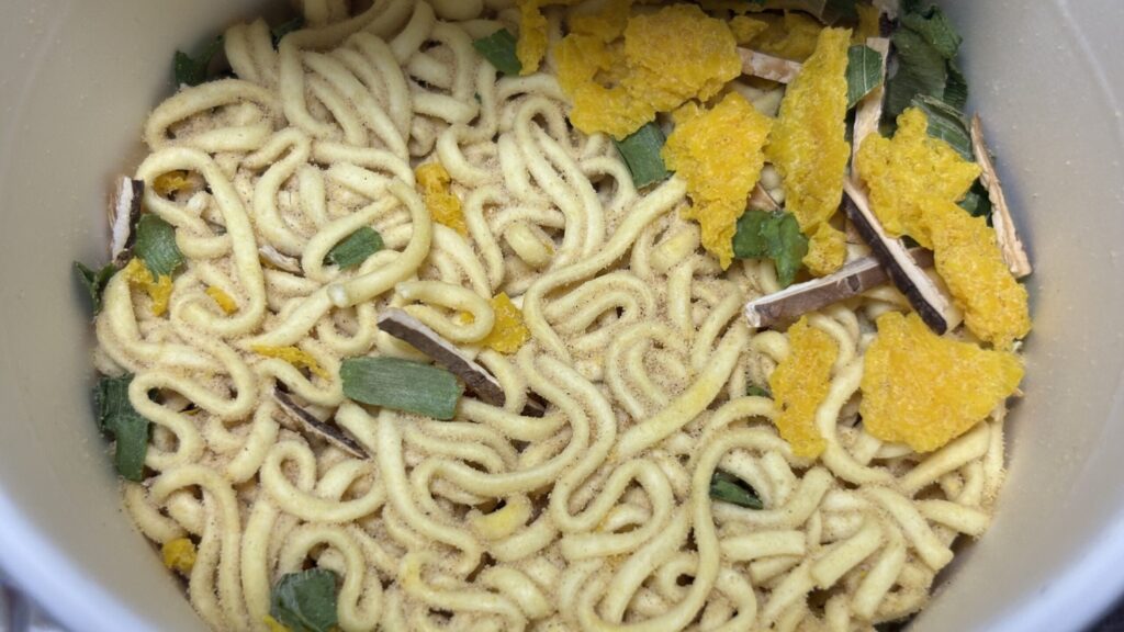 セブンプレミアム 酸辣湯麺カップ麺