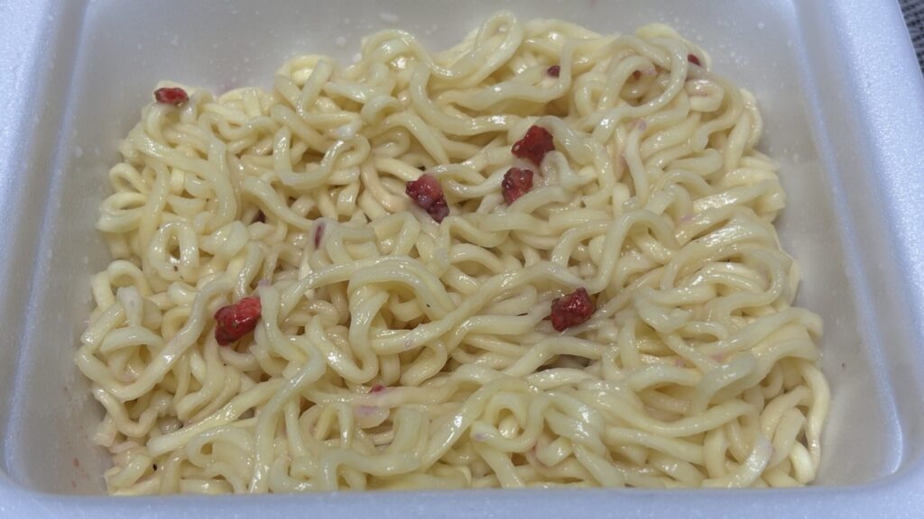 【明星】一平ちゃん夜店の焼きそば ショートケーキ味